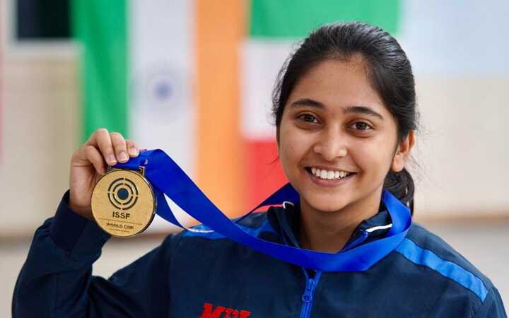 mehuli ghosh of bengal won gold in the shooting world cup